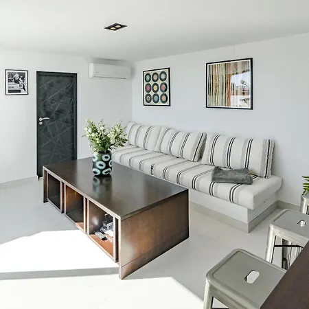 Casa Suspiro Гостьовий будинок Естепона